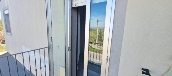 2 rooms Apartment in Saludecio, Italy No. 30809 4