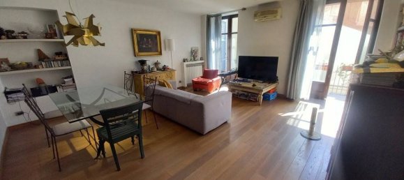2 bedrooms Apartment in Turin, Italy No. 326799 3