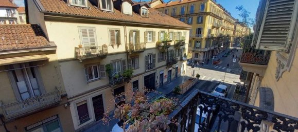 2 bedrooms Apartment in Turin, Italy No. 326799 8