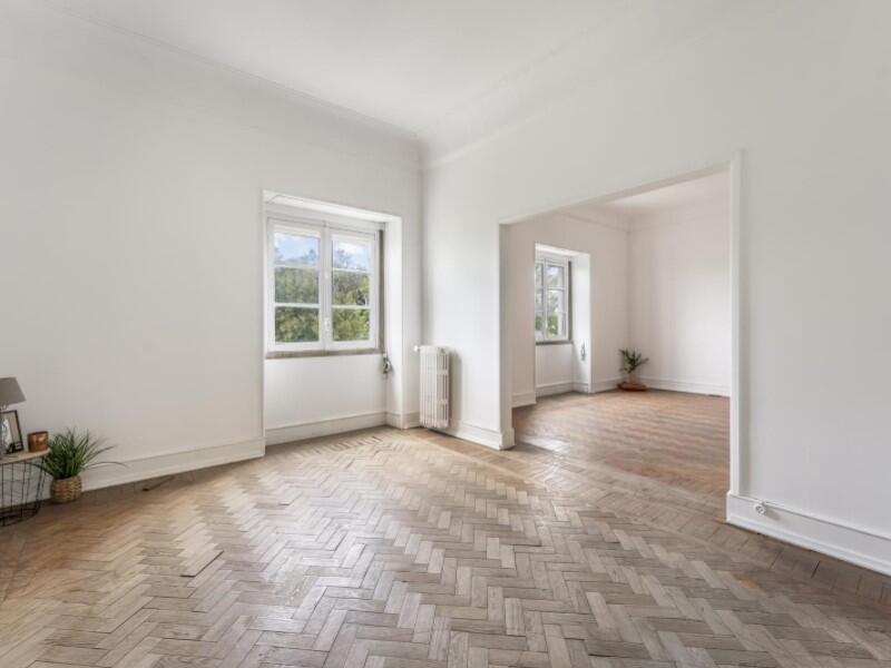 6 bedrooms Apartment in Lisbon, Portugal No. 198753