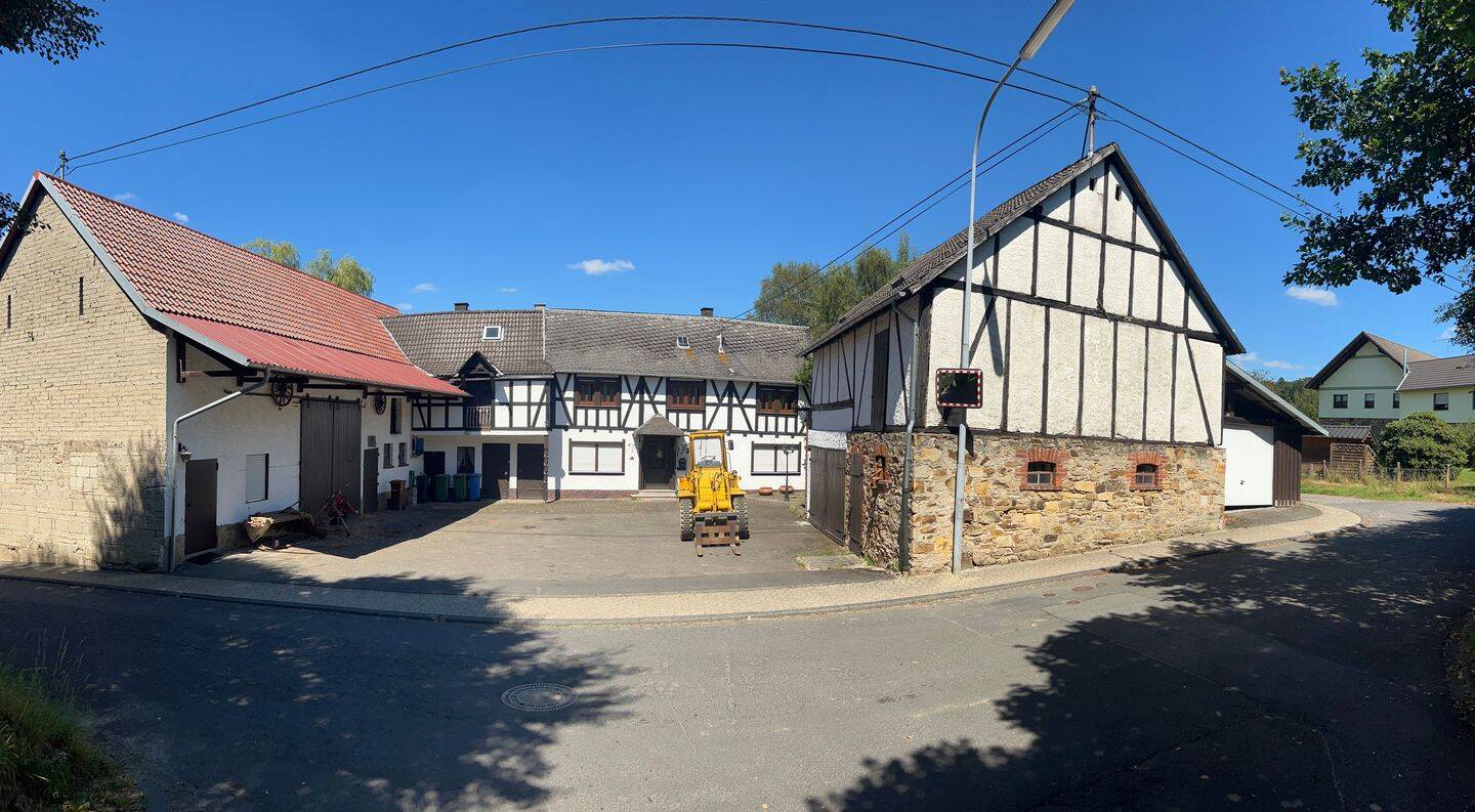 9 rooms Farm in Neuwied, Germany No. 237512