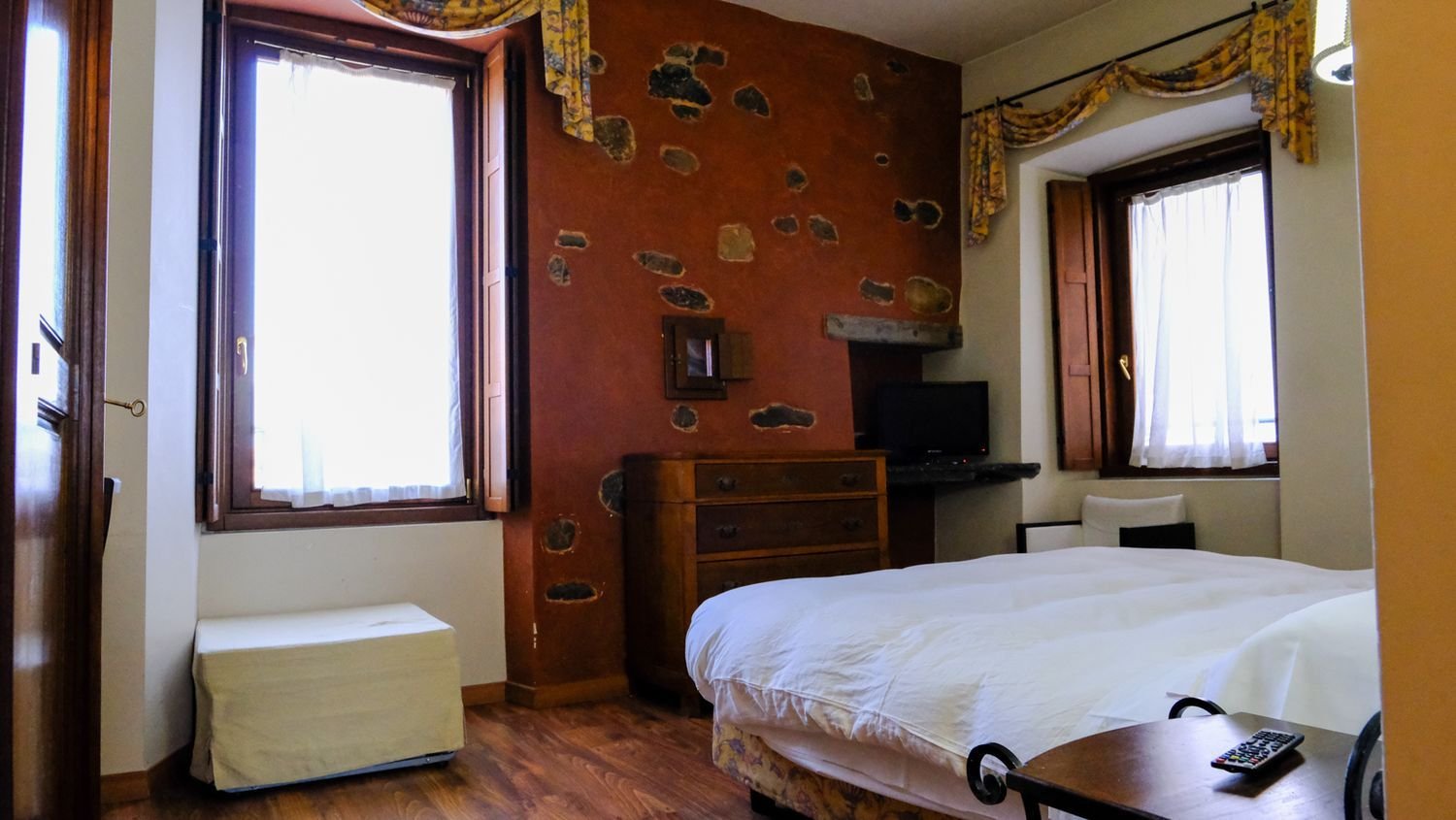 1708m² Commercial property in Borno, Italy No. 283097