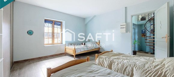 4 bedrooms House in Laloeuf, France No. 44380 8