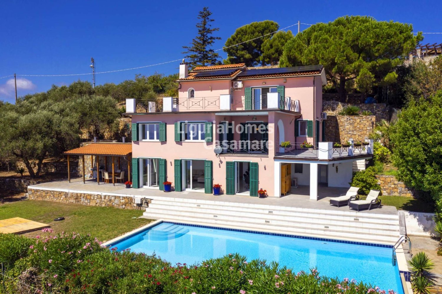 3 غرف نوم فيلا في Imperia, Italy رقم 300568