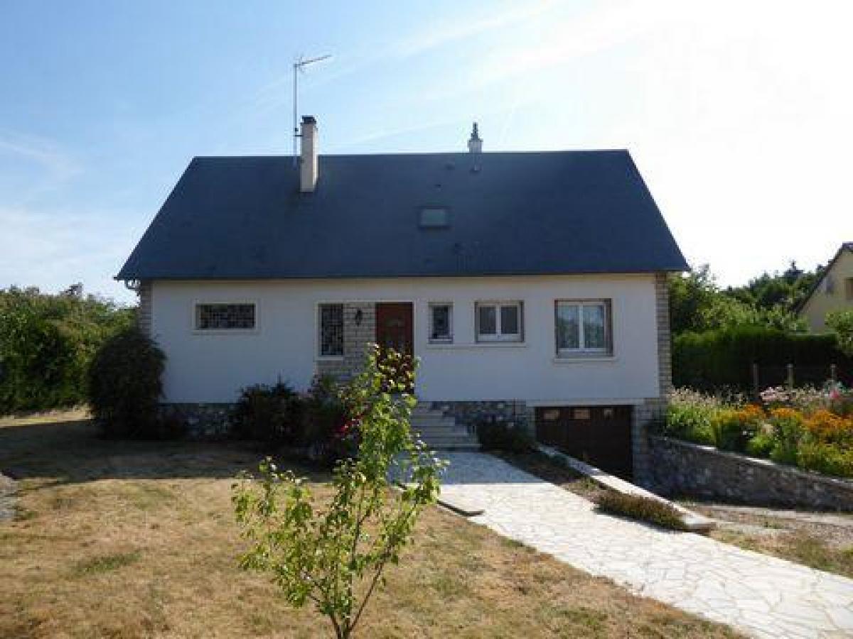 6 bedrooms House in Guichainville, France No. 32140