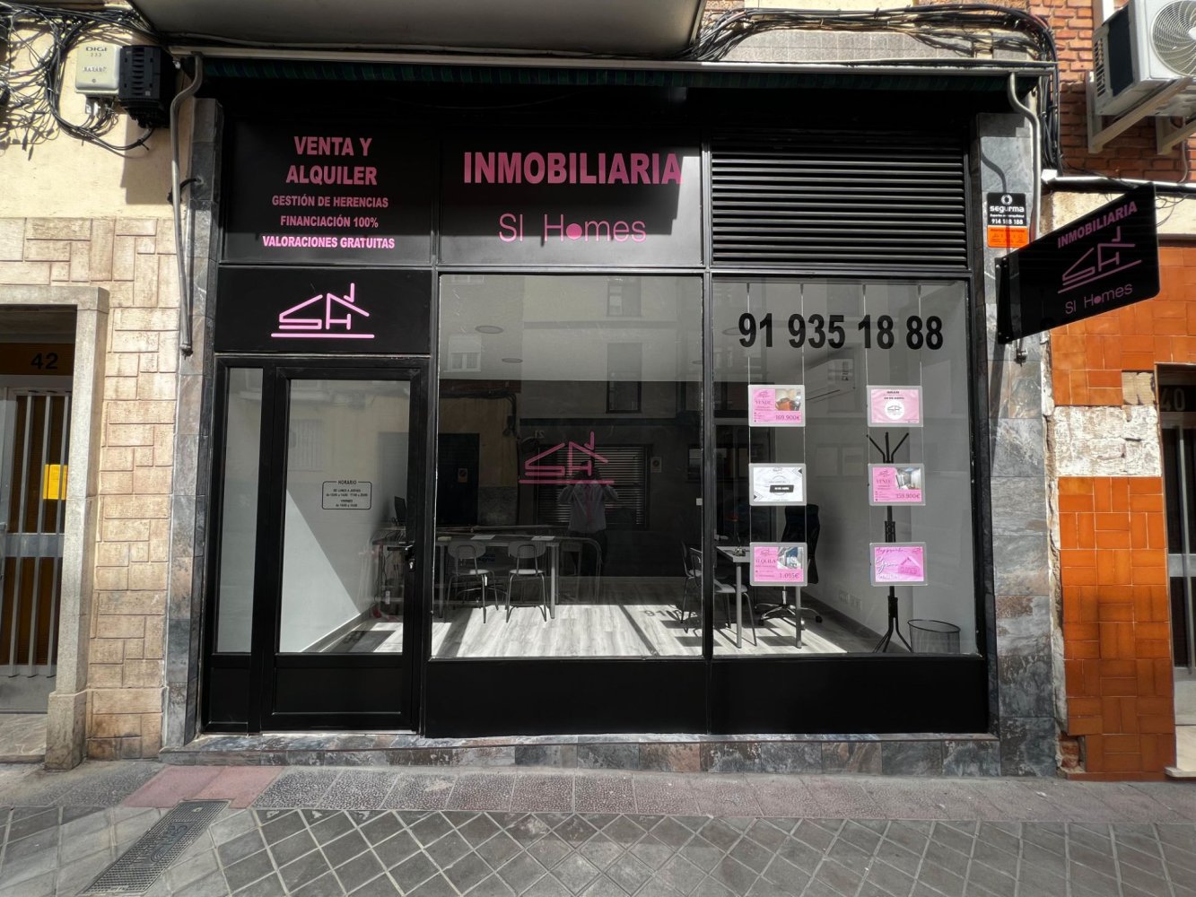 180m² Commercial property in Madrid, Spain No. 207661