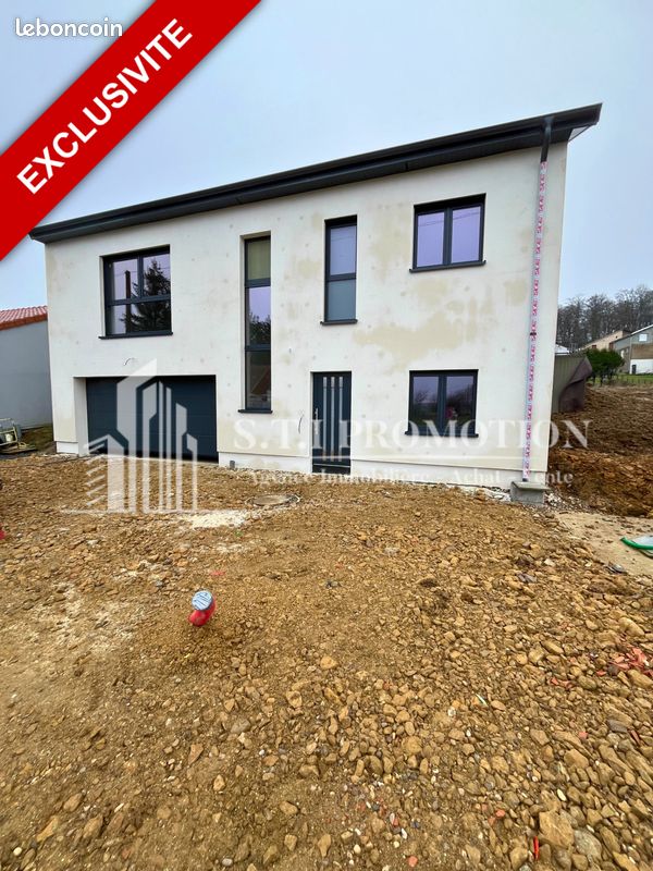 3 bedrooms House in Baslieux, France No. 81884