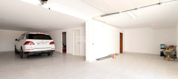 Villa de 5 dormitorios en Alvor, Portugal No. 186954 18