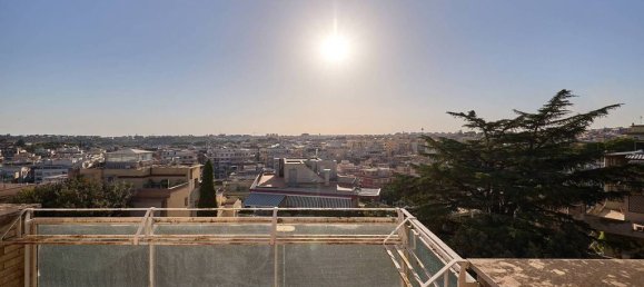 3 bedrooms Penthouse in Rome, Italy No. 71054 2