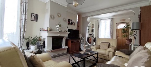 2 bedrooms House in Clichy-sous-Bois, France No. 296381 2