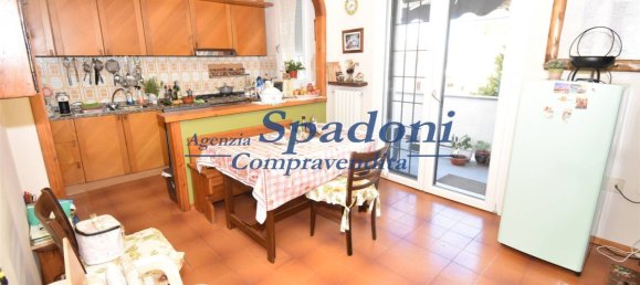 5 rooms Apartment in Monsummano Terme, Italy No. 79253 4