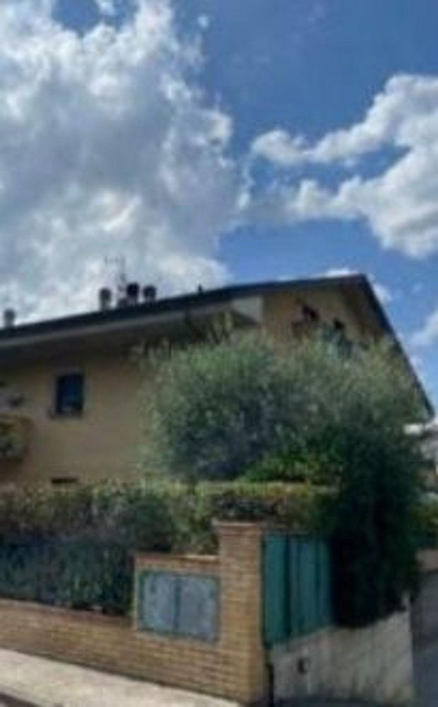 3 rooms Apartment in Bastia Umbra, Italy No. 43020