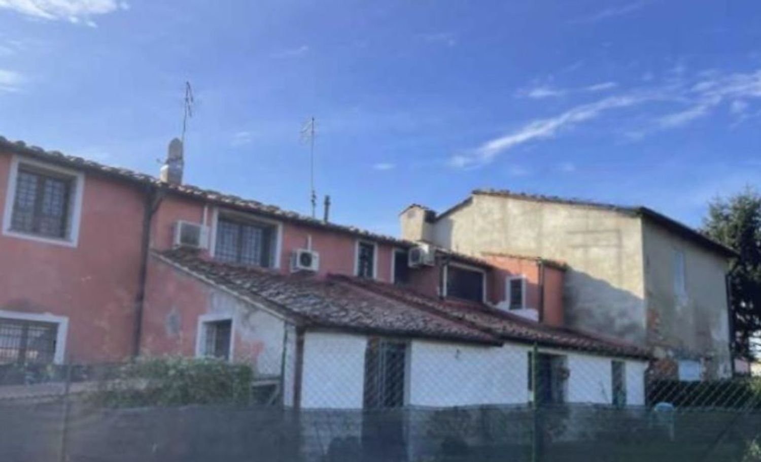 Apartamento T2 em Pescia, Italy N.º 355980