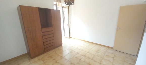 4 rooms House in Rome, Italy No. 170314 2
