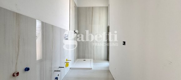 3 bedrooms Apartment in Florence, Italy No. 338090 12