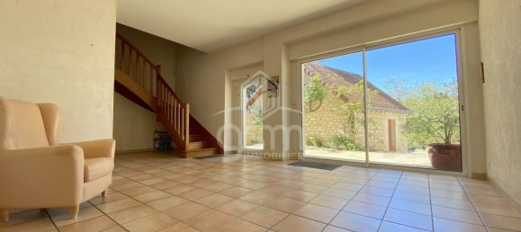 2 bedrooms House in Sainte-Maure-de-Touraine, France No. 59732 3