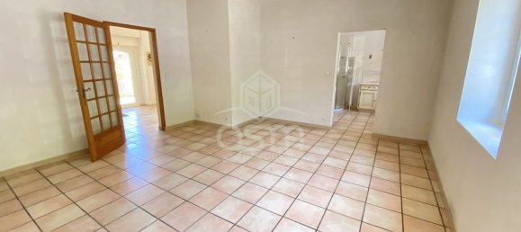 2 bedrooms House in Sainte-Maure-de-Touraine, France No. 59732 5