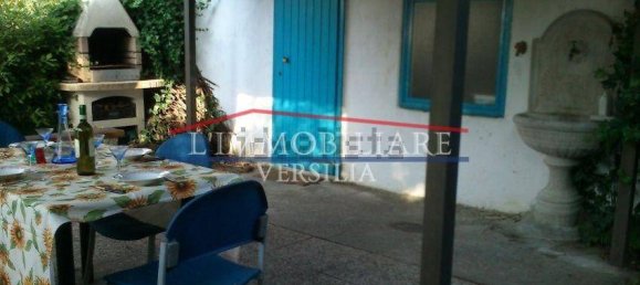 2 bedrooms House in Massa, Italy No. 215077 3