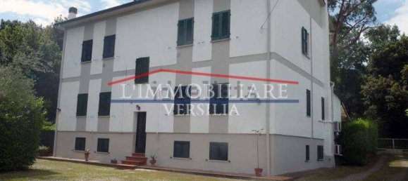 2 bedrooms House in Massa, Italy No. 215077 6