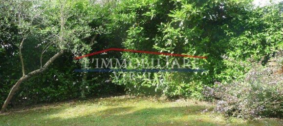 2 bedrooms House in Massa, Italy No. 215077 4