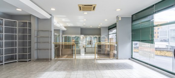 288m² Commercial property in Funchal, Portugal No. 84138 6