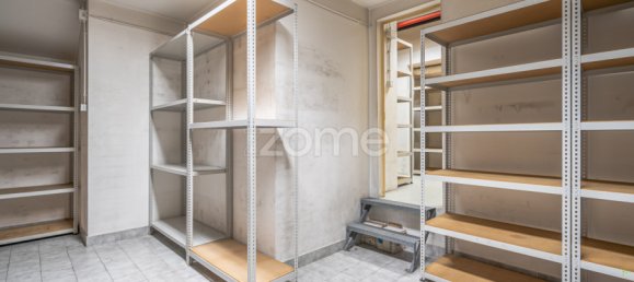 288m² Commercial property in Funchal, Portugal No. 84138 14