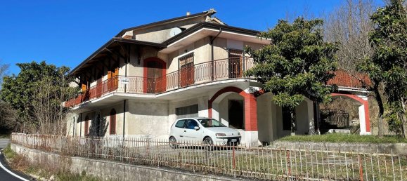 3 bedrooms House in Balsorano, Italy No. 55789 2