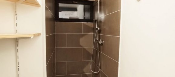 Casa de 3 divisões em Saint-Nazaire, France N.º 95940 6