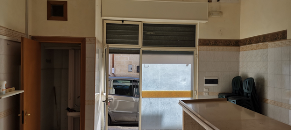 2-Zimmer Gewerbliche Immobilie in Bologna, Italy, Nr. 258359 3