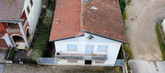 3 bedrooms House in Montecchia di Crosara, Italy No. 147587 7