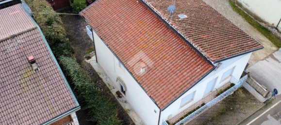 3 bedrooms House in Montecchia di Crosara, Italy No. 147587 6