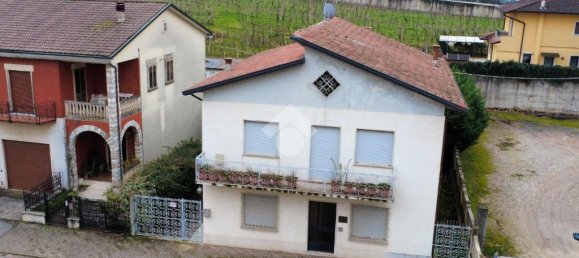 3 bedrooms House in Montecchia di Crosara, Italy No. 147587 4
