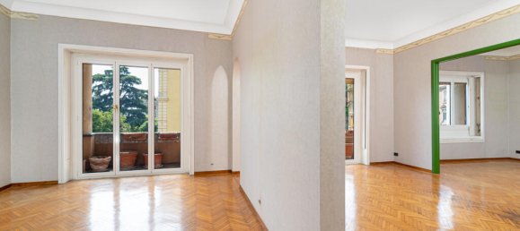 4 Schlafzimmer Wohnung in Genoa, Italy, Nr. 260805 8