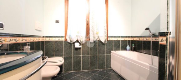 6 rooms Villa in Modena, Italy No. 175599 23