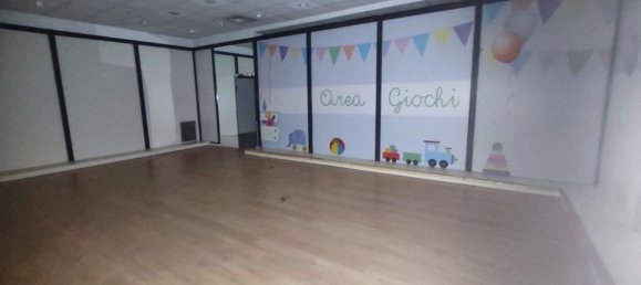 774m² Commercial property in Tradate, Italy No. 259813 31