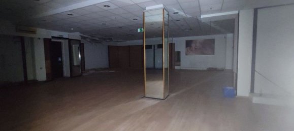 774m² Commercial property in Tradate, Italy No. 259813 20