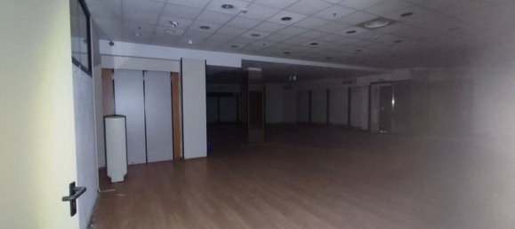 774m² Commercial property in Tradate, Italy No. 259813 7