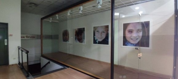 774m² Commercial property in Tradate, Italy No. 259813 2