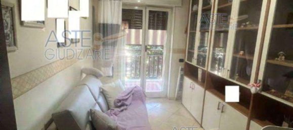 5 rooms Apartment in Naples, Italy No. 10257 4