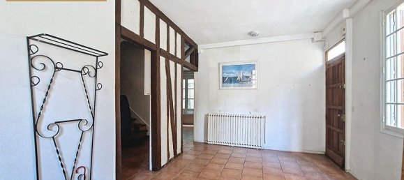 Casa de 4 dormitorios en Troyes, France No. 50679 2