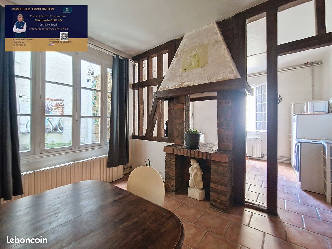 Casa de 4 dormitorios en Troyes, France No. 50679