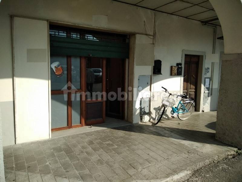 4-Zimmer Gewerbliche Immobilie in Poppi, Italy, Nr. 369750