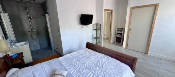 6 rooms House in Jargeau, France No. 330020 8
