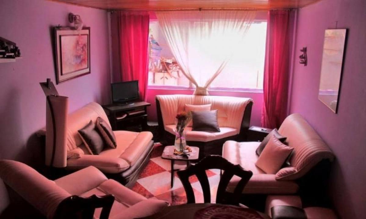 3 bedrooms House in Bogota, Colombia No. 10205