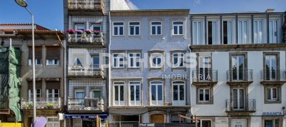 258m² Commercial property in Braga, Portugal No. 35280 8