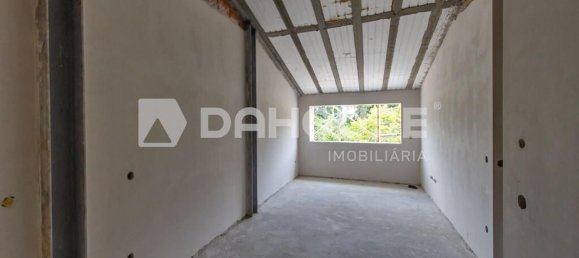 258m² Commercial property in Braga, Portugal No. 35280 4
