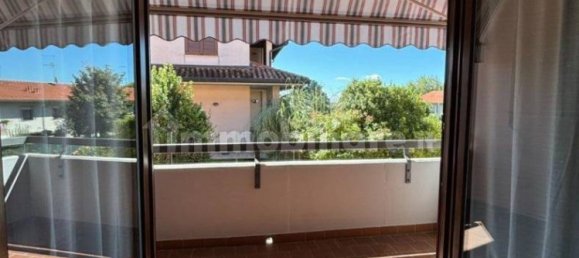 Квартира с 2 спальнями в Кастронно, Италия № 323712 17