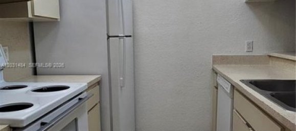 1 Schlafzimmer Gewerbliche Immobilien in Miami, USA, Nr. 614979 7