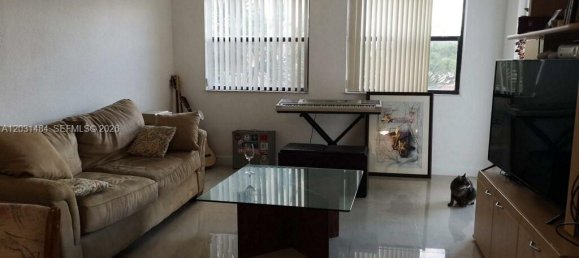 1 Schlafzimmer Gewerbliche Immobilien in Miami, USA, Nr. 614979 4