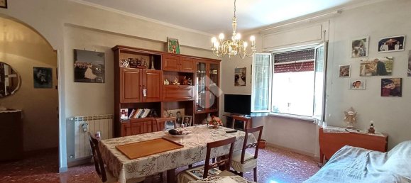 3 rooms Apartment in Rome, Italy No. 11394 8